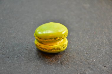 İştah açıcı ve arka planda güzel kurabiyeler.