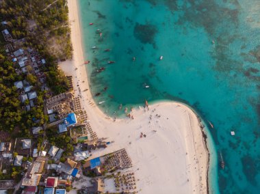 Kendwa köyü yakınlarındaki ahşap balıkçı teknelerinin hava manzarası, Zanzibar