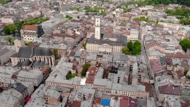 Lviv şehir merkezi hava manzarası yaz ortasında, Batı Ukrayna — Stok video