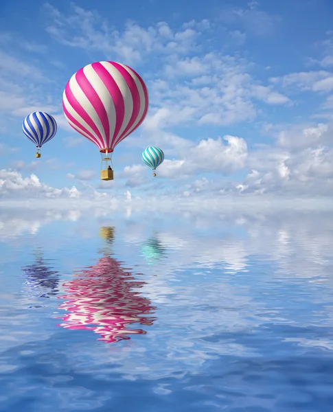 3D μπαλόνια στο γαλάζιο του ουρανού και αντανάκλαση στο νερό — Φωτογραφία Αρχείου