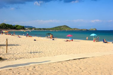 PULA, SARDINIA, İTALYA - 4 Eylül 2019 Nora Plajı Pula, Güney Sardunya