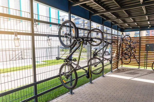 Minsk Belarus Junho 2021 Apartamento Espaço Estacionamento Para Bicicletas Moderno — Fotografia de Stock