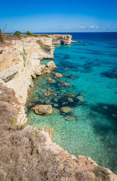 Torre Sant Andrea sea view with cliffs, Apulia, Italy — стокове фото