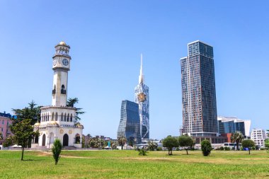 BATUMI, ADJARA, GEORGIA - 2 Temmuz 2021: Porta Batumi, Chacha and Technological University Towers ve Radisson Blu Hotel, Miracle Park, Batumi, Georgia