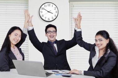 Çak bir beşlik Office ile başarılı konuşmak kurumsal