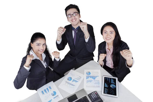 Erfolgreiche multirassische Arbeiter in einem Meeting — Stockfoto