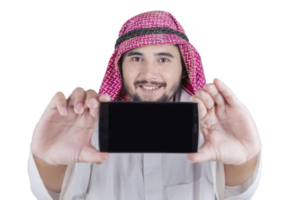 Arabskiej mężczyzna fotografuje siebie — Zdjęcie stockowe