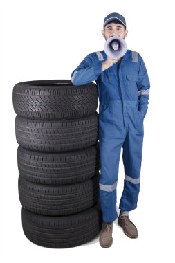 Lastik ve megafon ile mekanik