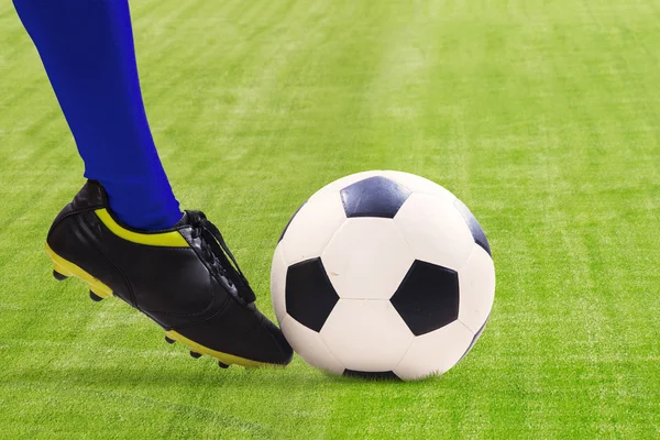 Soccer player ready to kick a ball — Stock Photo, Image