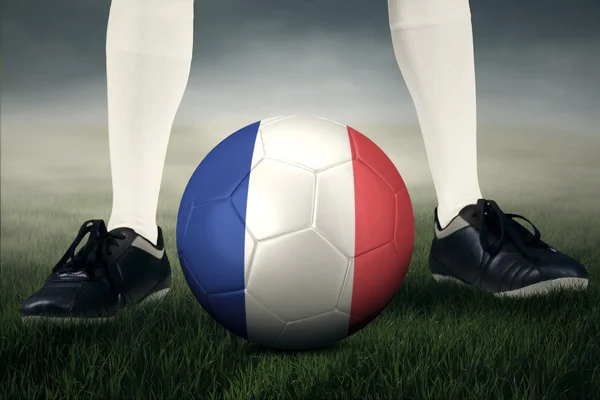 Ballon et pied du joueur de football — Photo