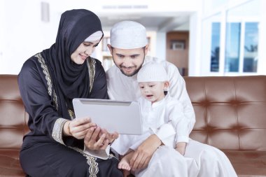 Tablet ile Orta Doğu aile