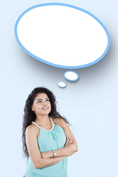 Indian girl with empty speech bubble — Stock Photo, Image