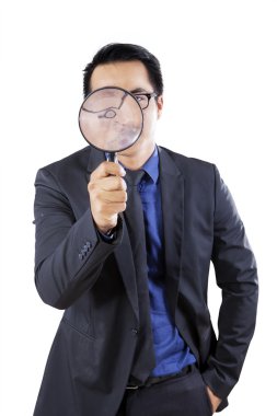 Büyüteç Studio ile erkek işçi