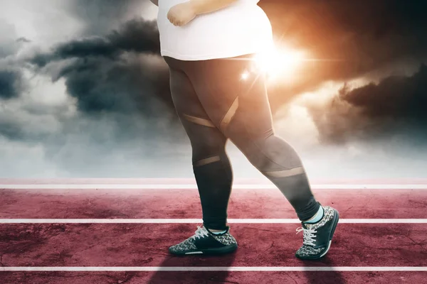 Close Fat Woman Feet Running Track Line Sunlight Cloudy Sky — Stock Photo, Image