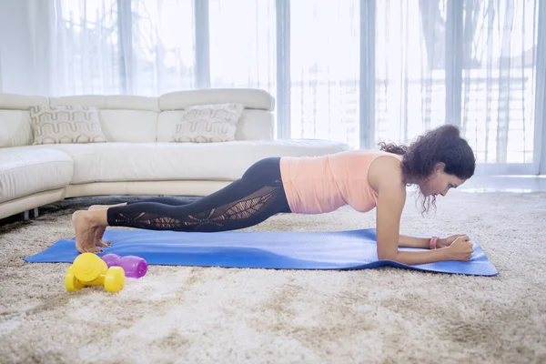 Young Woman Doing Plank Exercises Workout Living Room While Doing — Stock Photo, Image