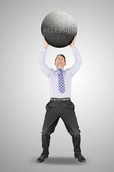 Hombre Negocios Caucásico Levantando Una Gran Piedra Con Palabra Recesión —  Fotos de Stock