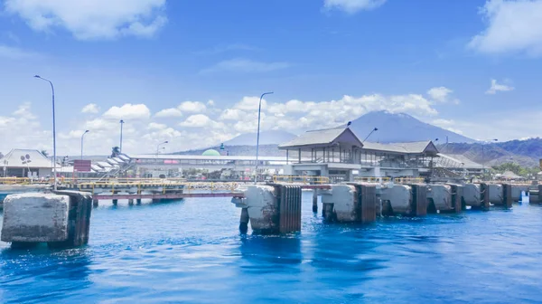 Чудові Краєвиди Гавані Кетапанг Туманним Гірським Тлом Східній Яві Індонезія — стокове фото