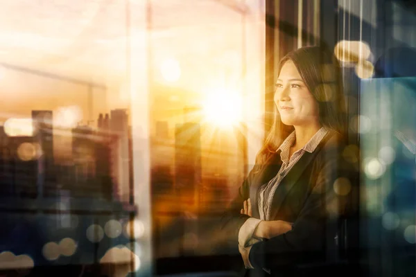 Double Exposure Asian Businesswoman Looks Confident While Standing Modern City — Stock Photo, Image