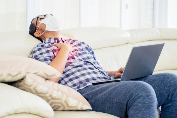 Sick Man Having Difficulty Breath While Working Home Laptop Self — Stok fotoğraf