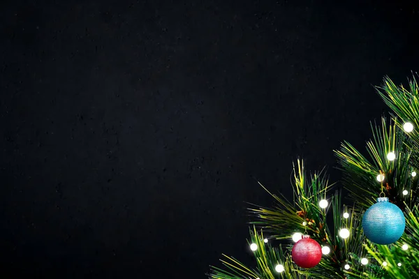 Close Decorated Christmas Tree Beautiful Ball Ornaments Empty Blackboard Background — Stock Photo, Image