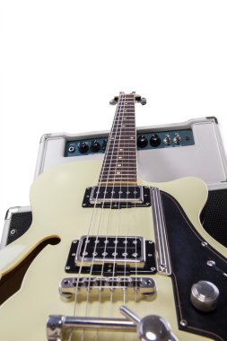 elektro gitar amfi 1 ile