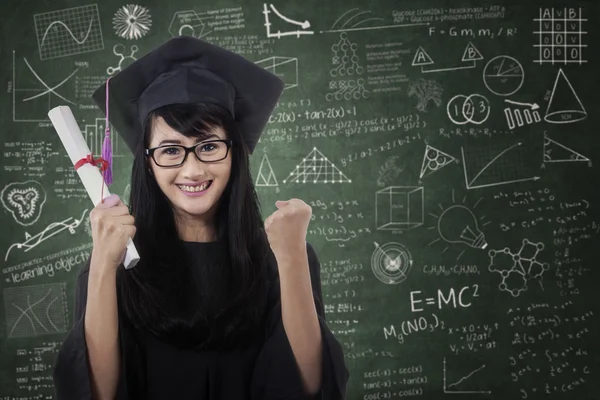 Bachelor celebrating her graduation — Stock Photo, Image