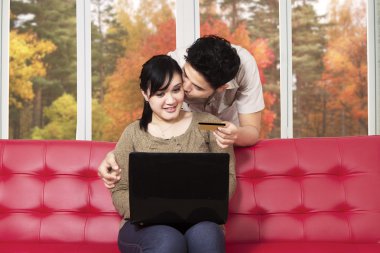 iki laptop ile online satın alma