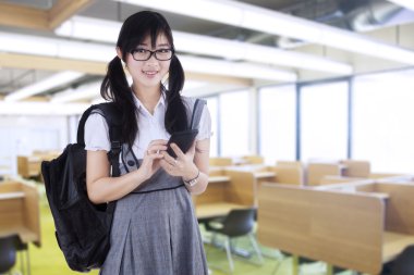 mobilephone sınıf öğrencisiyle