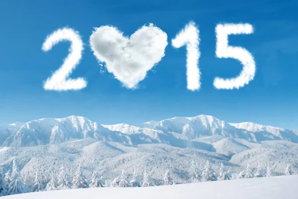 2015 Wolke über gefrorenem Berg — Stockfoto