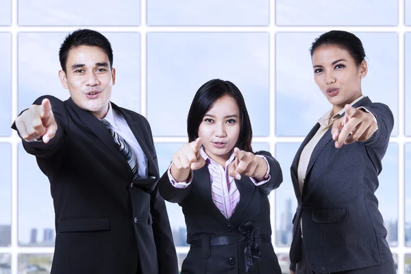 Businesspeople pointing at you — Stock Photo, Image