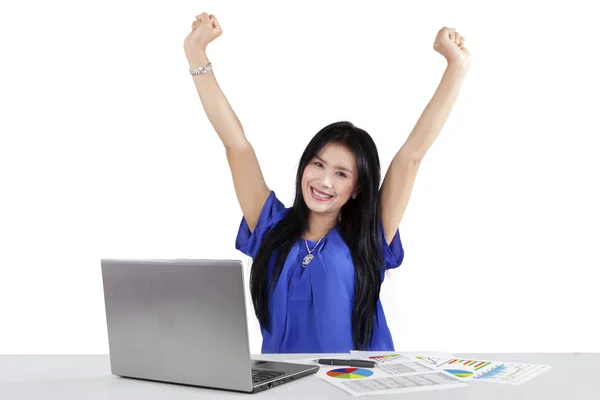 Cheerful woman achieve her goal — Stock Photo, Image