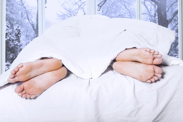 Divorced couple looks from their feet — Stock Photo, Image