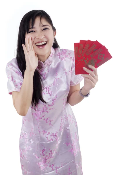 Chica anunciando feliz año nuevo chino —  Fotos de Stock