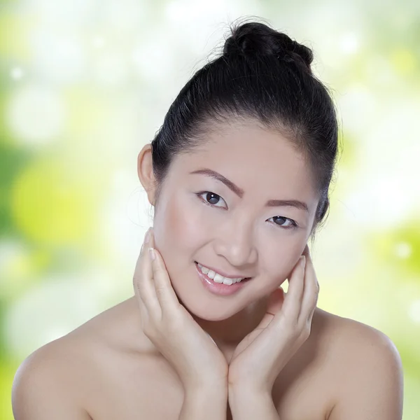 Young chinese girl with clean skin — Stock Photo, Image