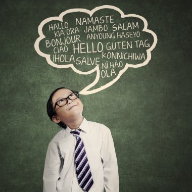 İlköğretim öğrenci öğrenmek çok dilli