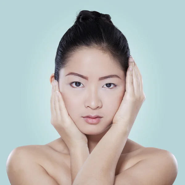 Chinese female model with healthy skin — Stock Photo, Image