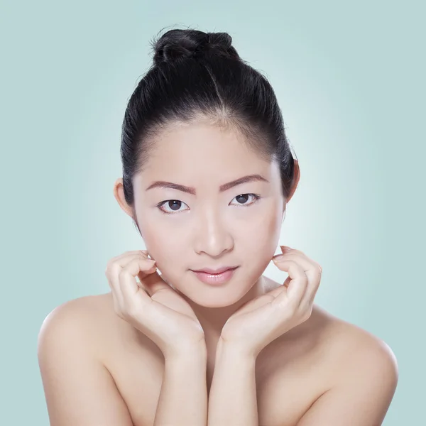 Perfect skin of chinese woman in studio — Stock Photo, Image