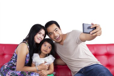 Kendi kendini kanepeye çekim aile