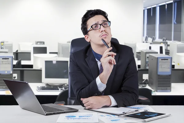 Unternehmer konzentrieren sich auf eine Idee — Stockfoto