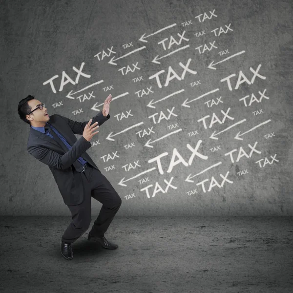 Ekspresyjny przedsiębiorca problemy podatkowe — Zdjęcie stockowe