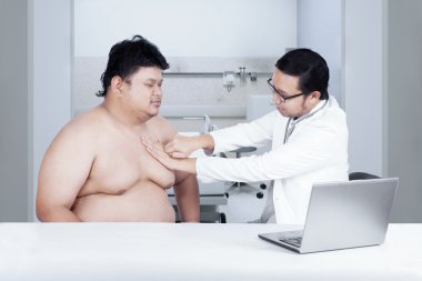 Adam onay kadar şişko doktor 1