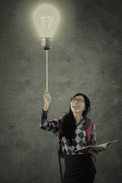 Student turn on the light in class — Stock Photo, Image