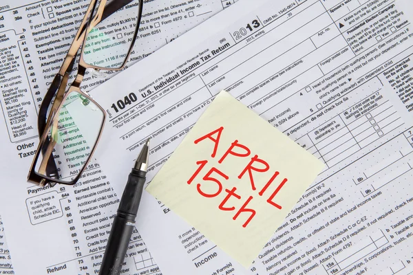 Tax form with the deadline time — Stock Photo, Image