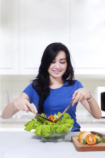 Happy woman with healthy meal — Stock Photo, Image