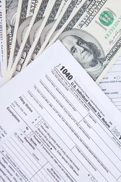 Closeup of money cash and tax form — Stock Photo, Image