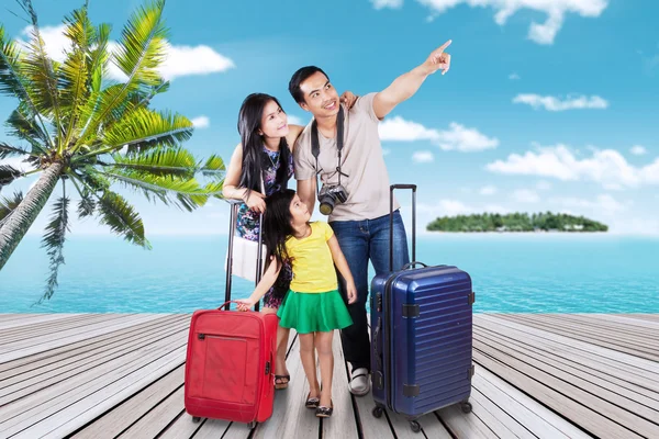 Group of happy family at pier — Stock Photo, Image