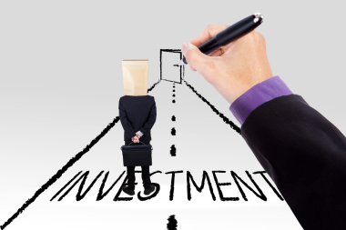 Yol gösterici kişi yatırım kapıya el