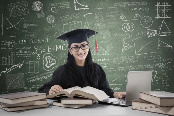 Postgraduate studying in class 1 — Stock Photo, Image