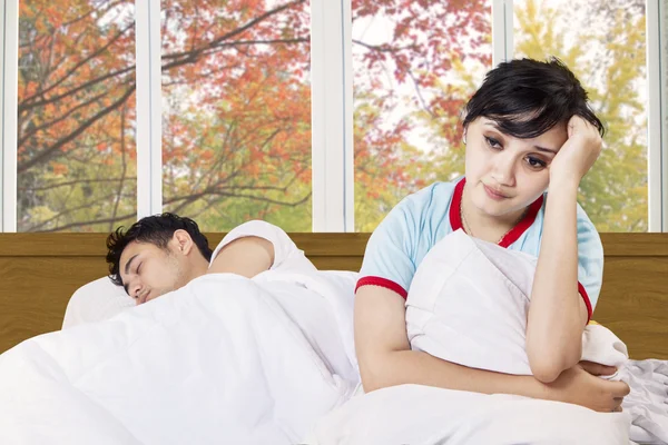 Mujer dificultad para dormir — Foto de Stock