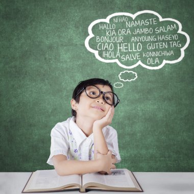 Primary school student learns foreign languages